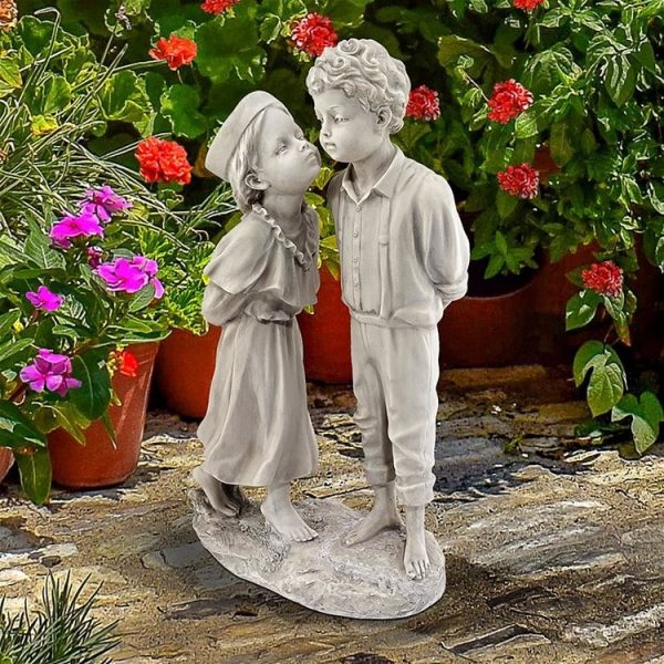 Love'S First Kiss Children Garden Statue